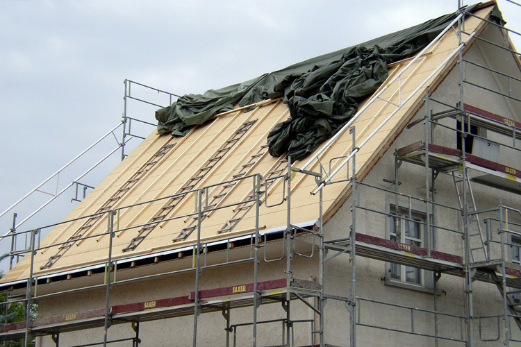 Dach- und Wandsanierungen<br>